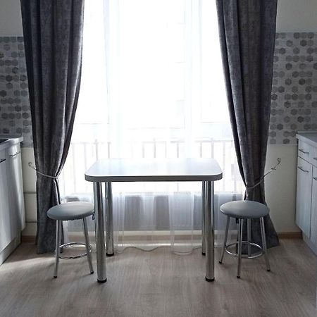 Южд Посуточная Аренда, Уютная Студия Kharkiv Bagian luar foto