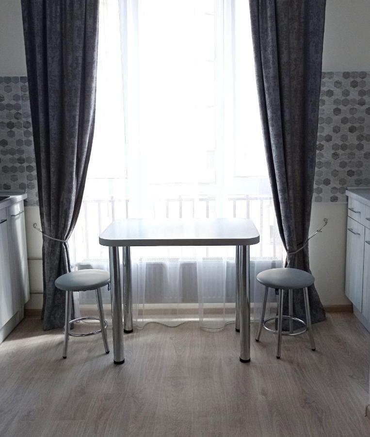 Южд Посуточная Аренда, Уютная Студия Kharkiv Bagian luar foto